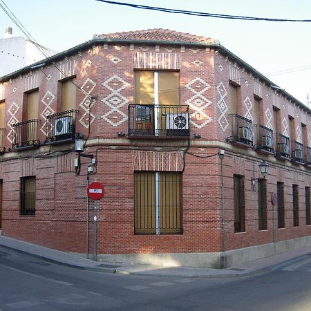 Hostal Cervantes Valdemoro Buitenkant foto