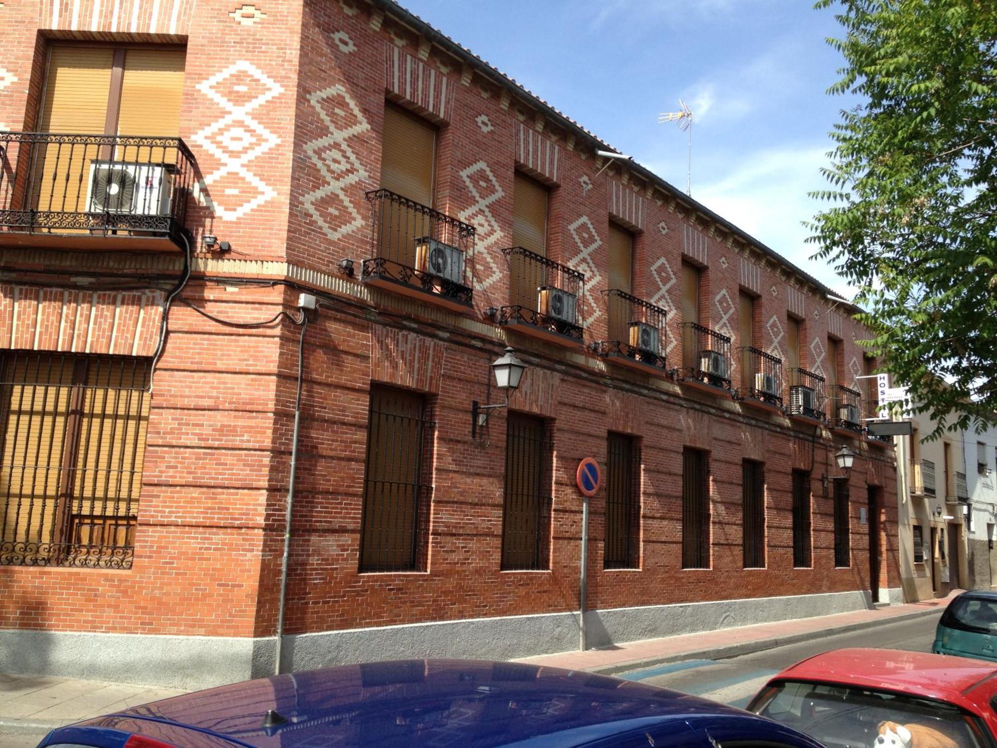 Hostal Cervantes Valdemoro Buitenkant foto